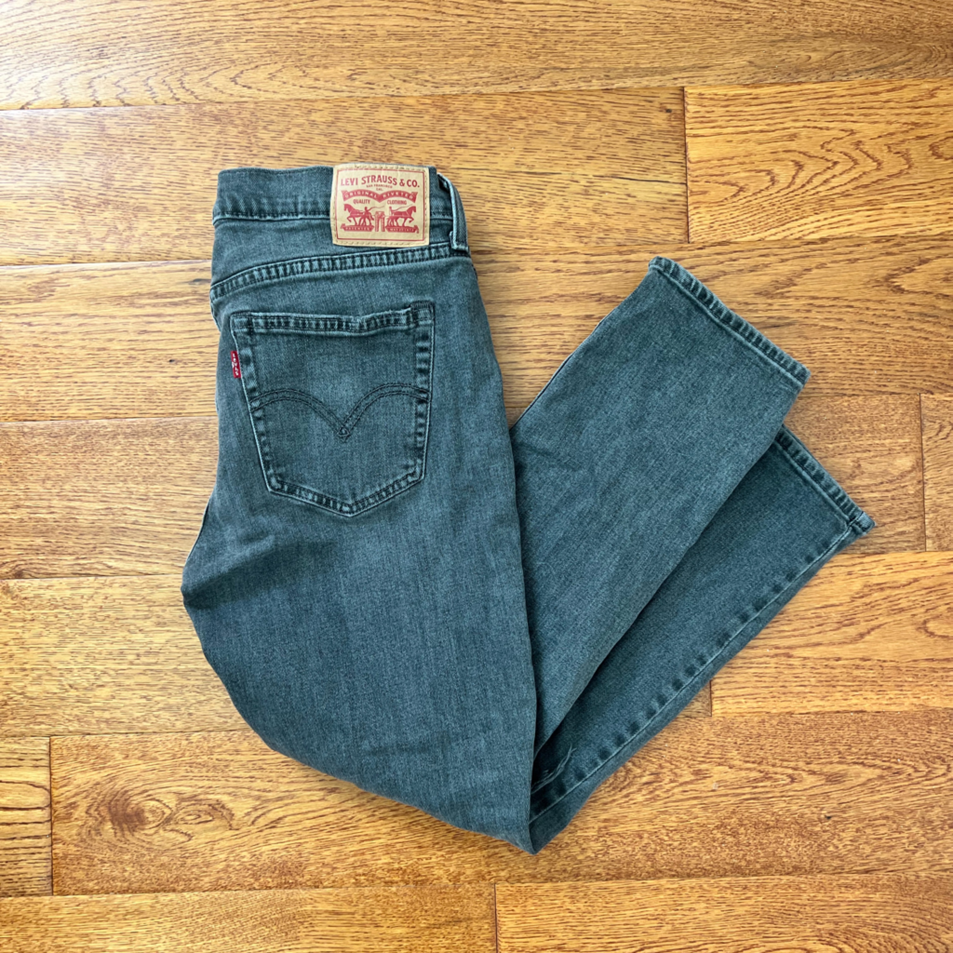 Levi’s Black Distressed Boyfriend Jeans